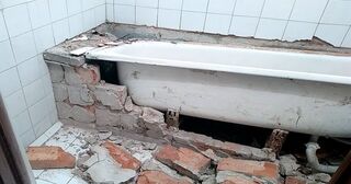 Демонтаж ванны в Череповце от Мастер24 — быстро, недорого, вывоз старой ванны от 1022 руб.